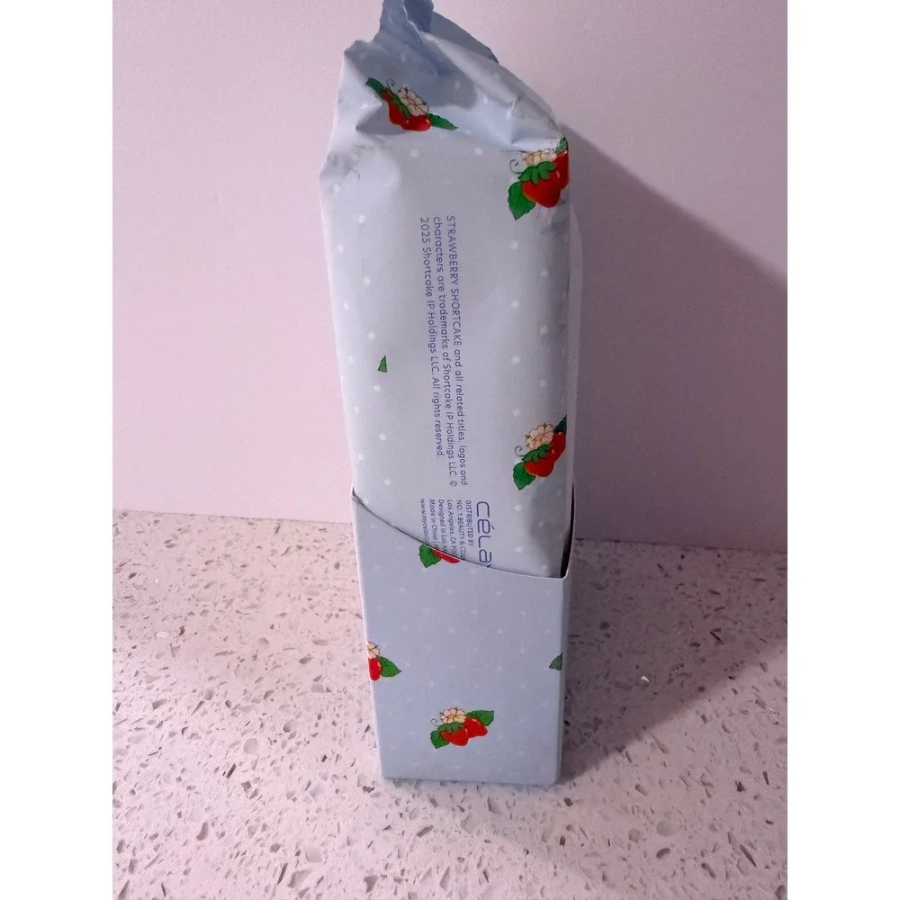 Celavi Strawberry Shortcake Makeup Remover Cleansing Tissues 60ct Micellar Wipes